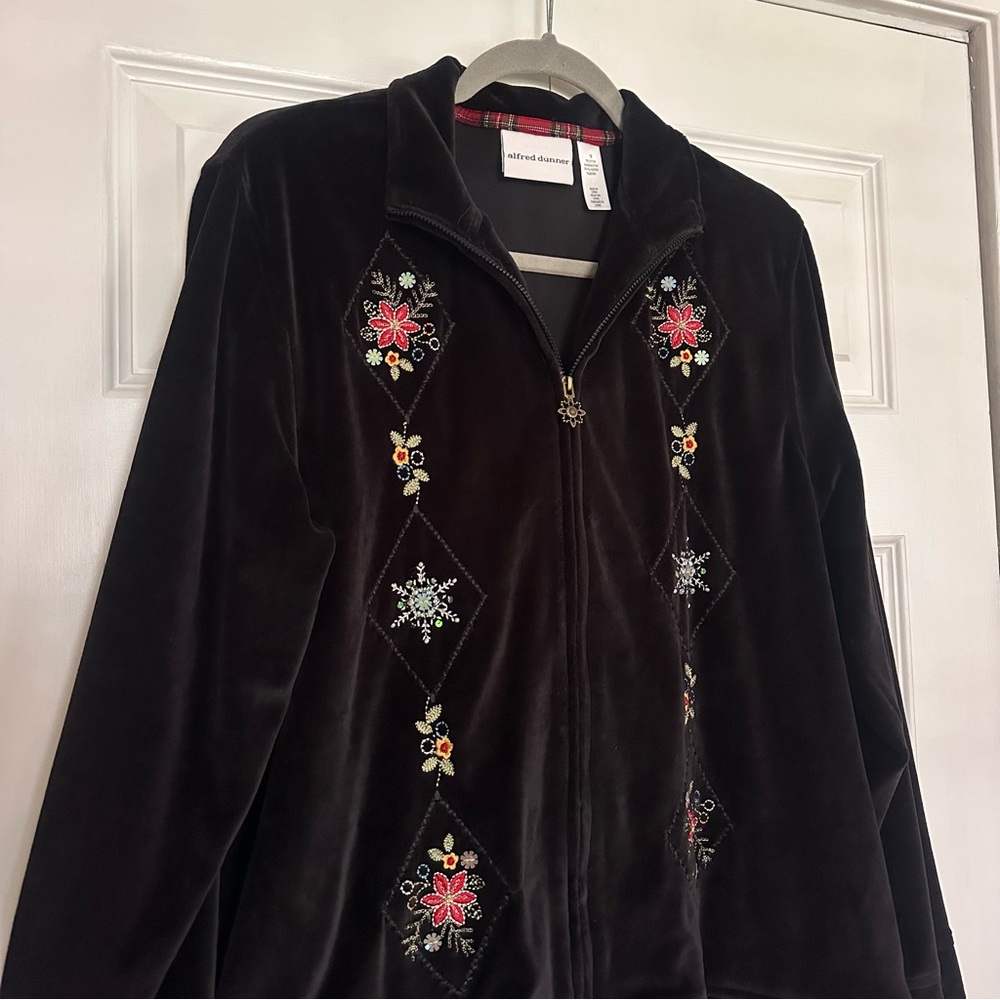 Vintage Alfred Dunner Black Velvet Embroidered Floral Zip-Up Jacket